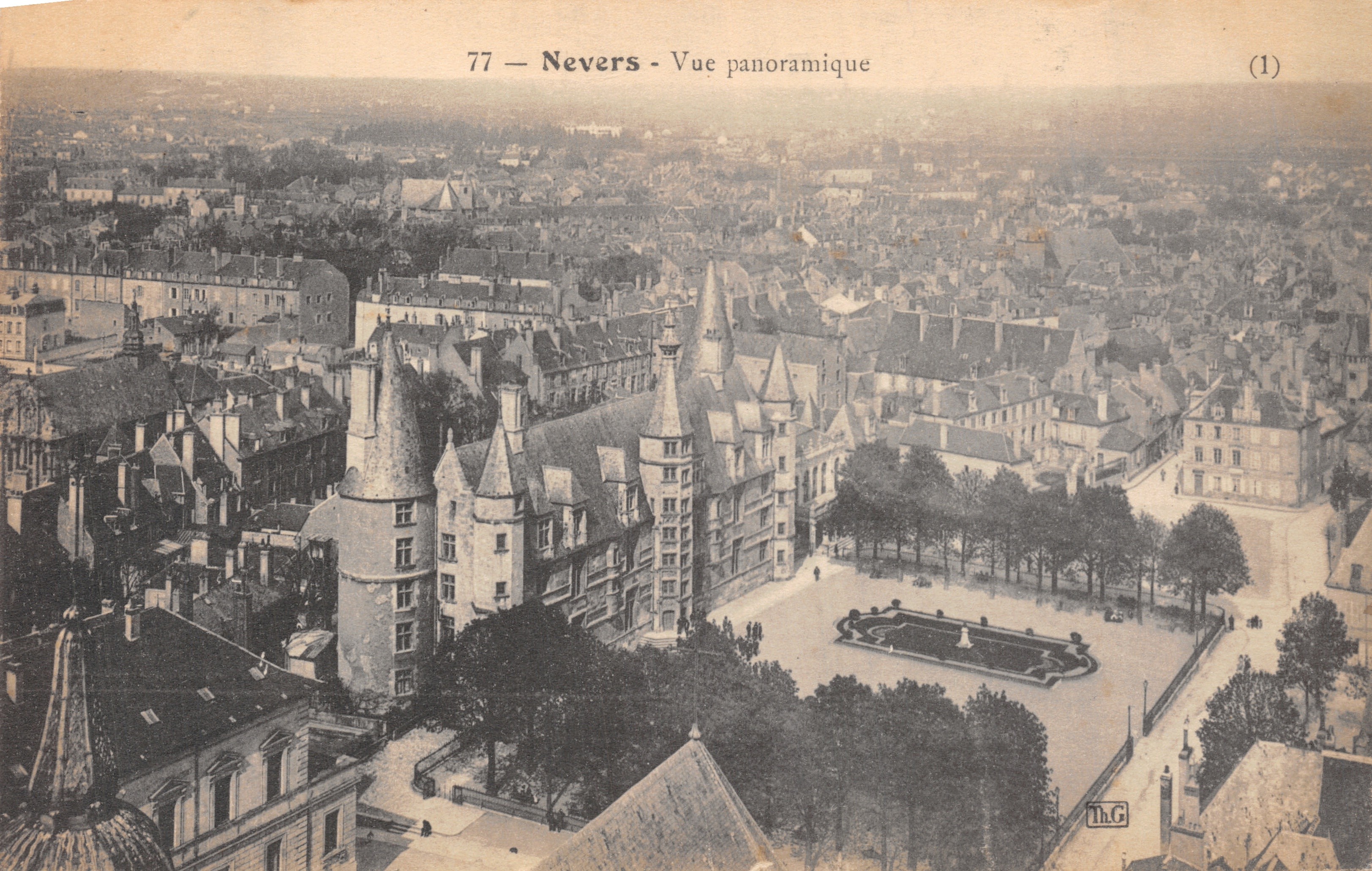 Nevers — Vista panorámica — Th.G. (1)