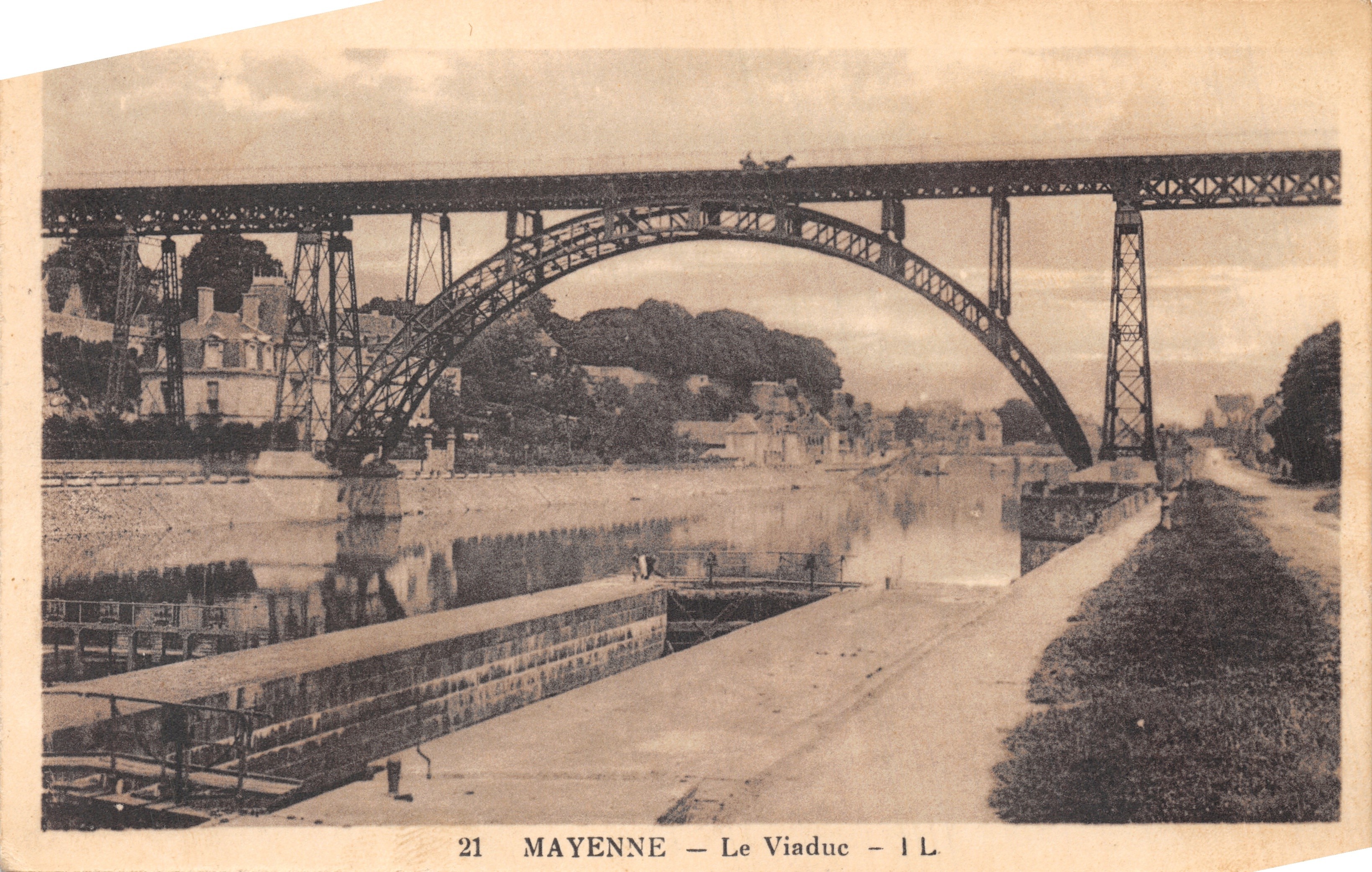 Mayenne — Le Viaduc — éditeur : Cie des Arts Photomécaniques, Sén. Sebourg-Surilière (n° 21)
