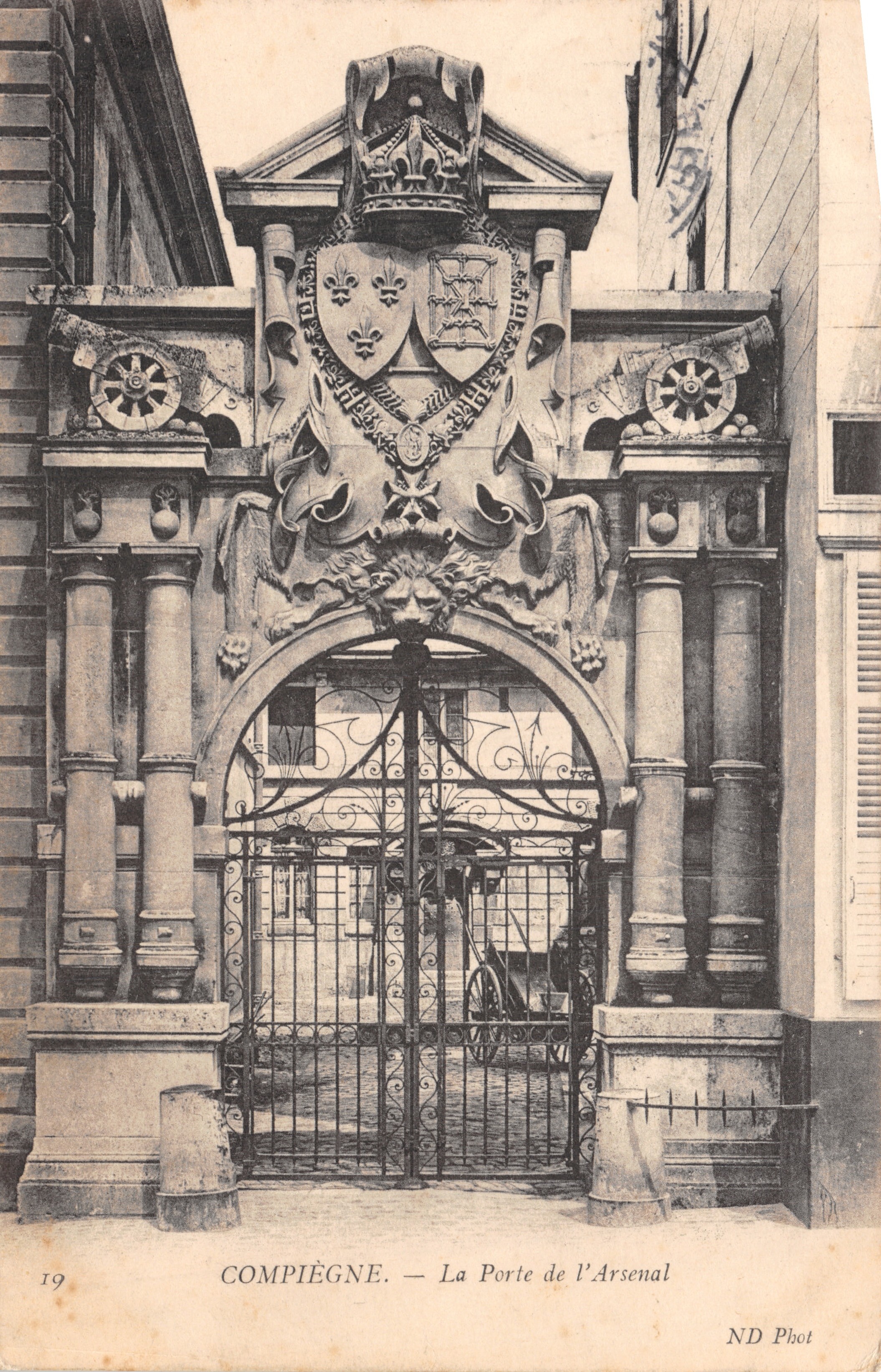 Compiègne — La Porte de l'Arsenal — ND Phot