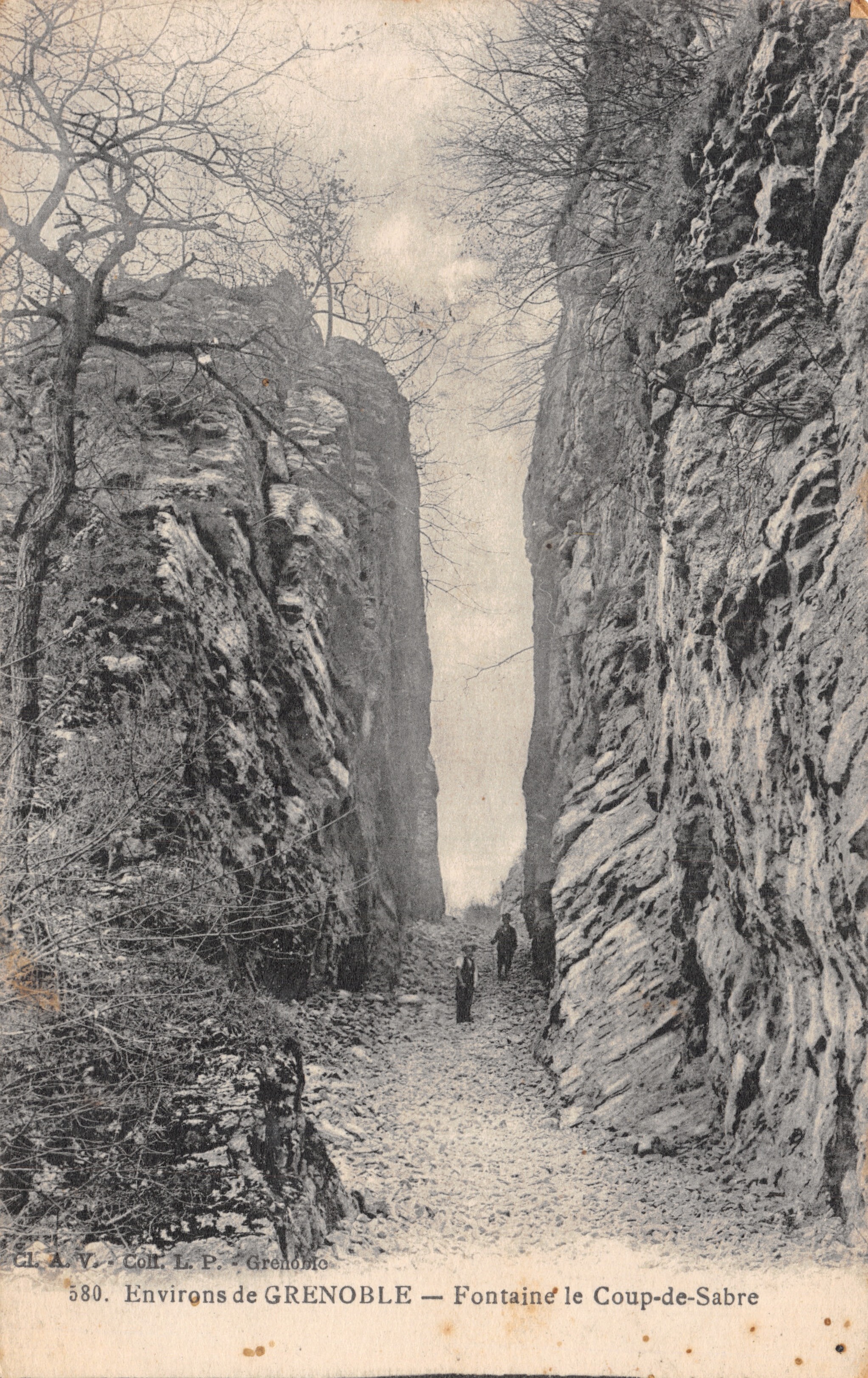 Environs de GRENOBLE — Fontaine le Coup-de-Sabre — GL.A.V. Coll. L.P. Grenoble n°580