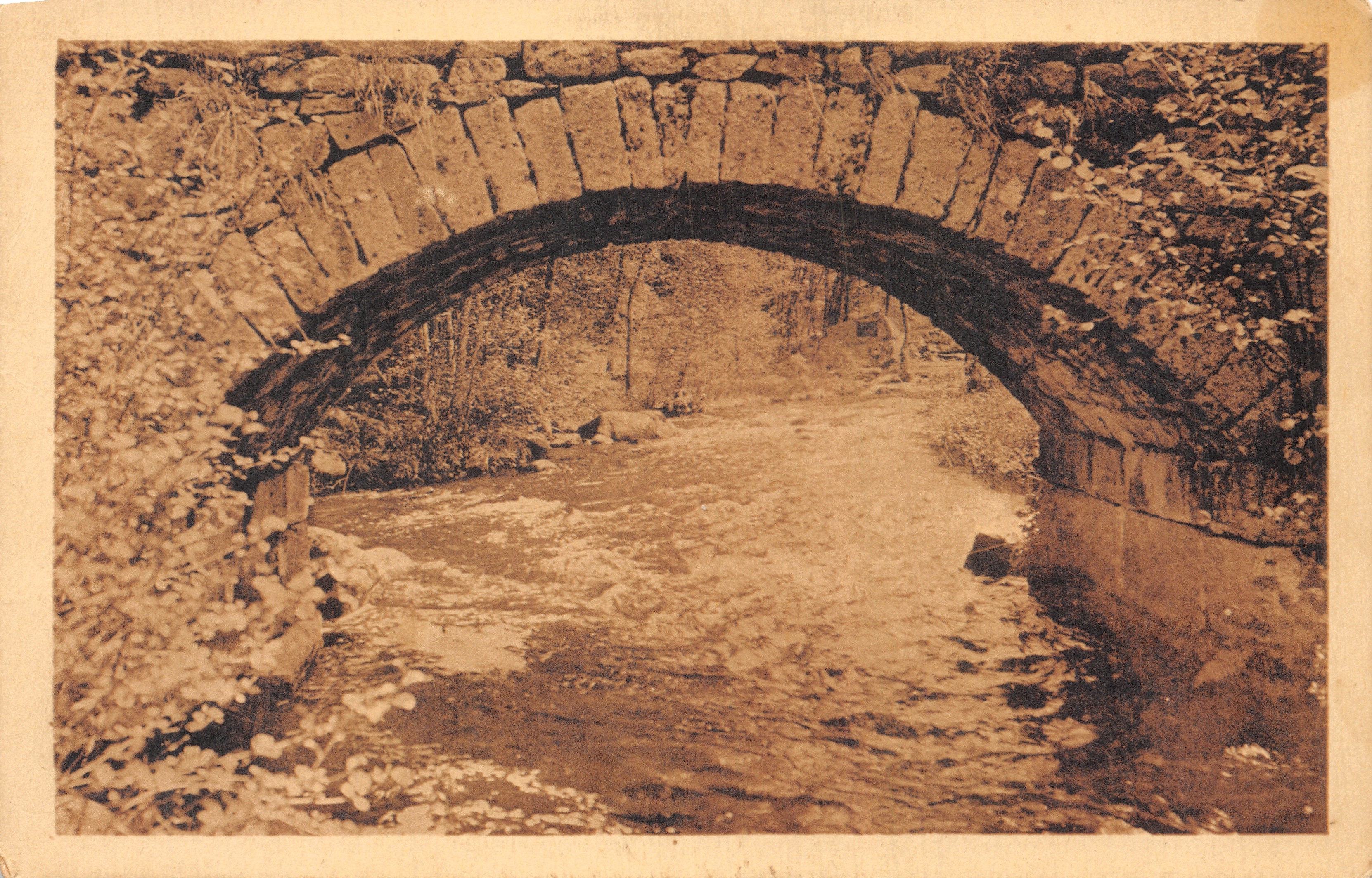 Pont sur le Trinquelin — Abbaye de la Pierre-qui-Vire (Yonne) — Édit. d'Art de l'Abbaye de la Pierre-qui-Vire
