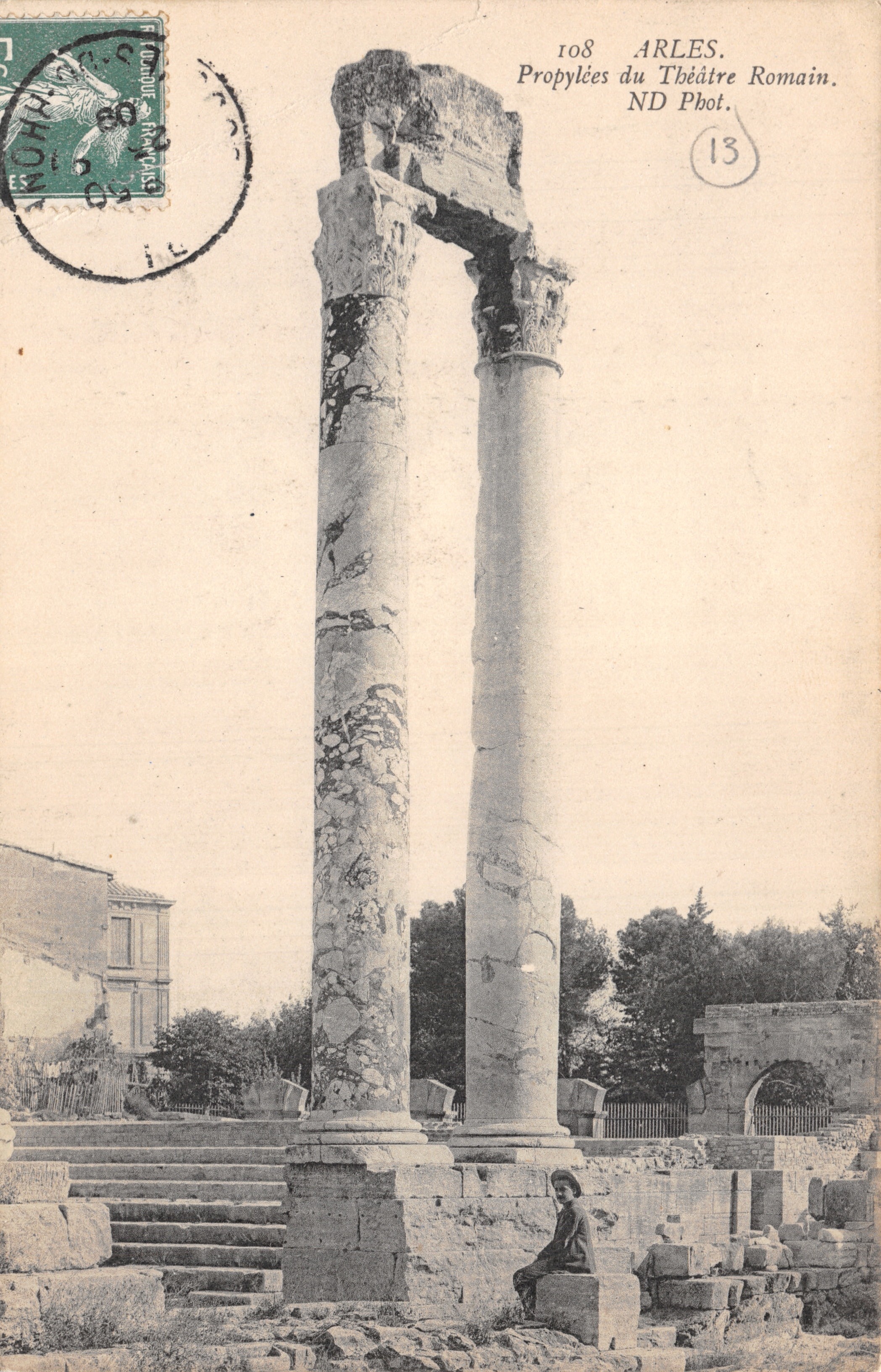 Arles — Propylées du Théâtre Romain — ND Phot. n°108