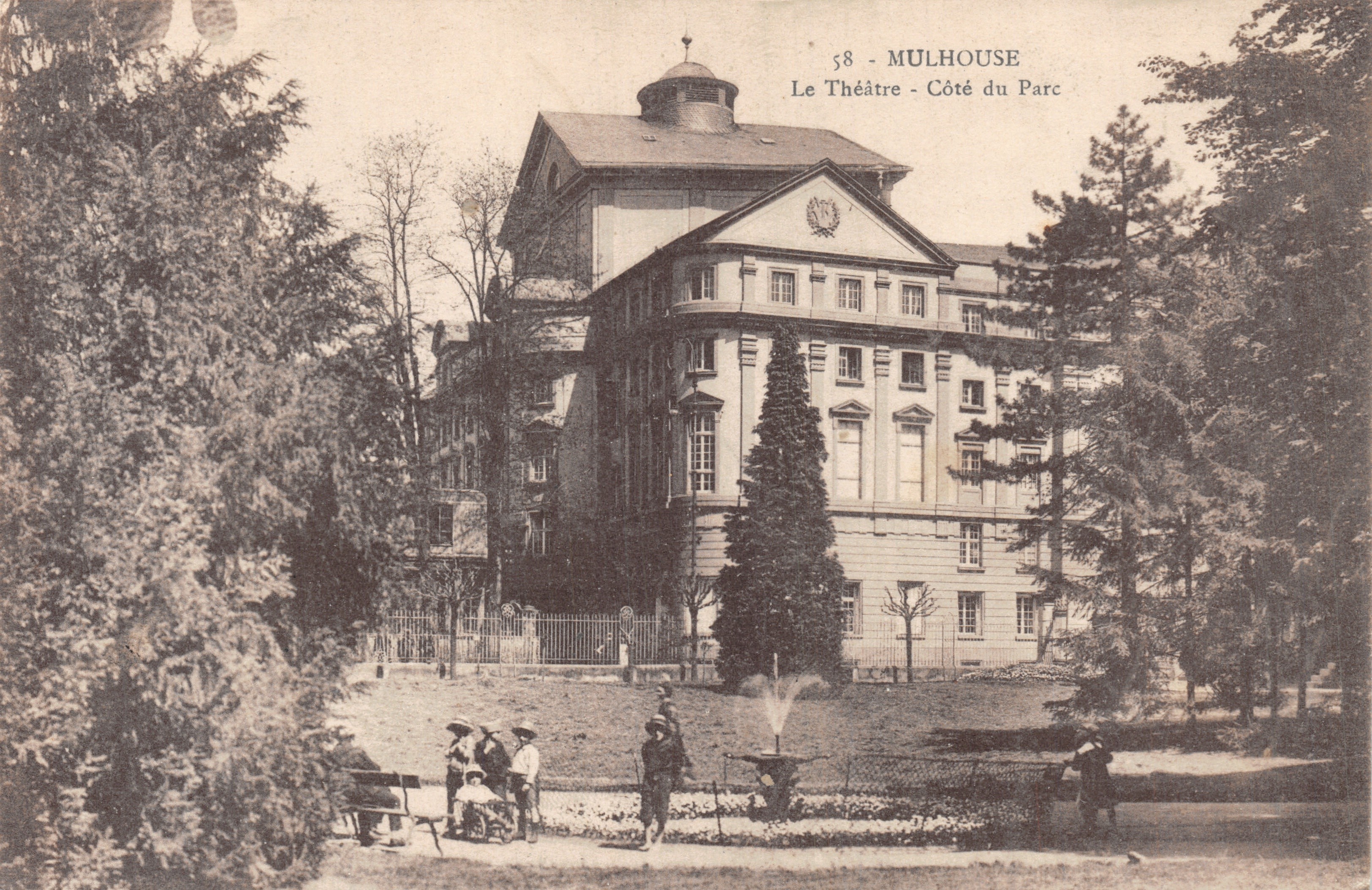Mulhouse — Le Théâtre côté du Parc — Éditeur CH. BÉNÉRET, MARONF-NEUF-STRASBOURG