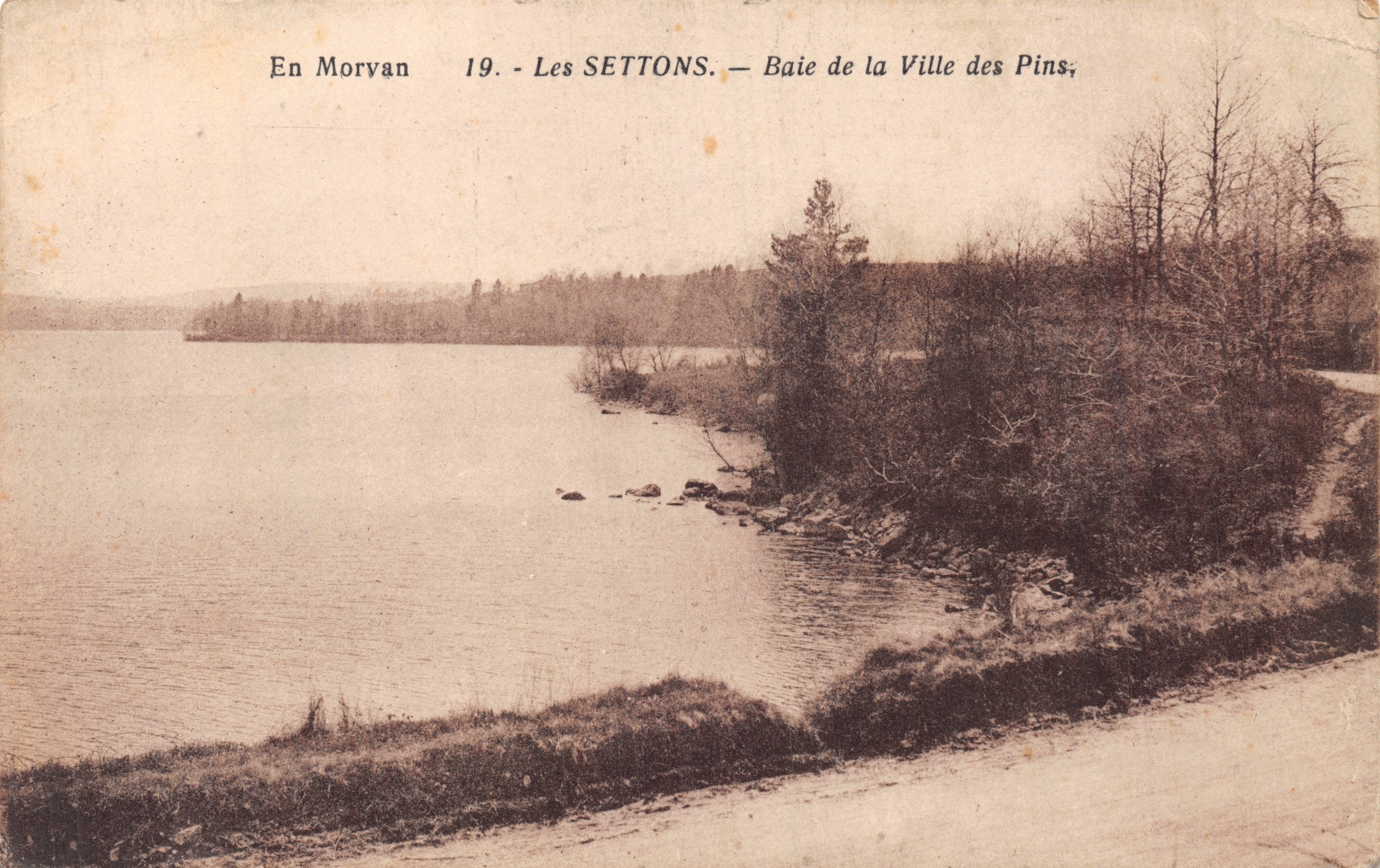 Les SETTONS — Baie de la Ville des Pins; — En Moryan, éditeur A. Duciel, Saulieu