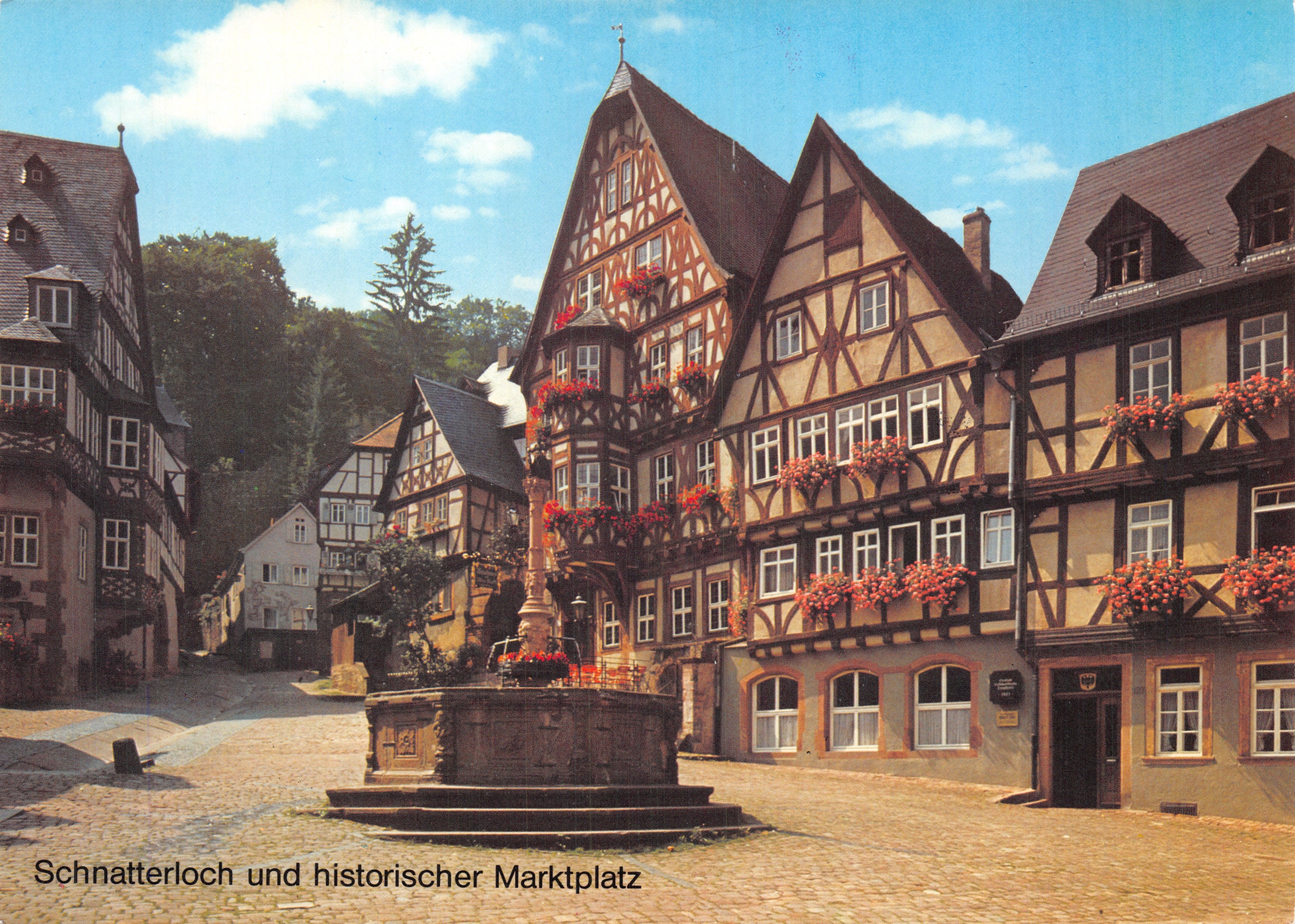 Schnatterloch und historischer Marktplatz — vue du village avec fontaine et maisons à colombages — éditeur Kunstverlag H. Grochla