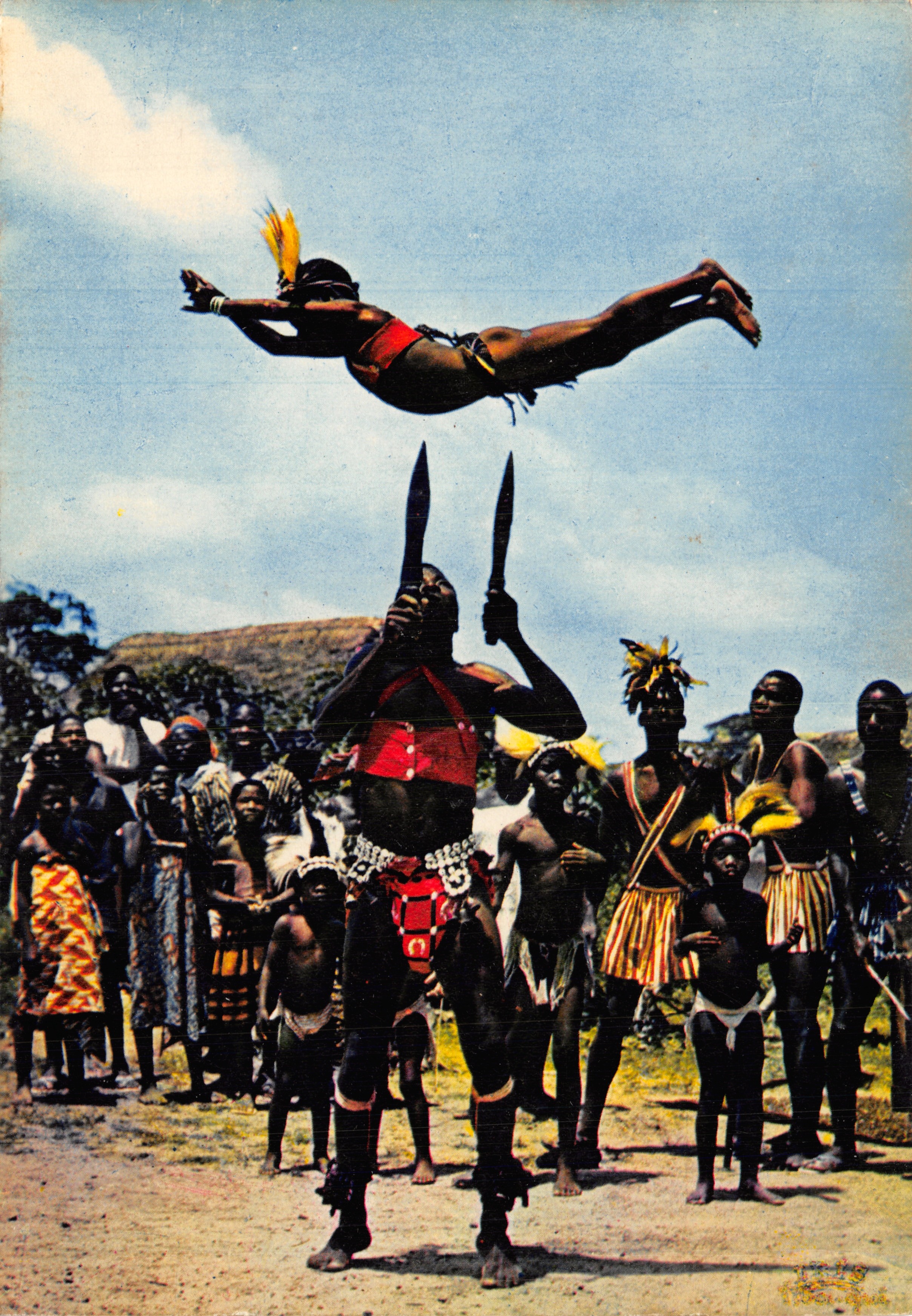 Danse des couteaux — scène de danse rituelle avec un danseur en vol — éditeur IRIS-MEXICHROME, n° 3650
