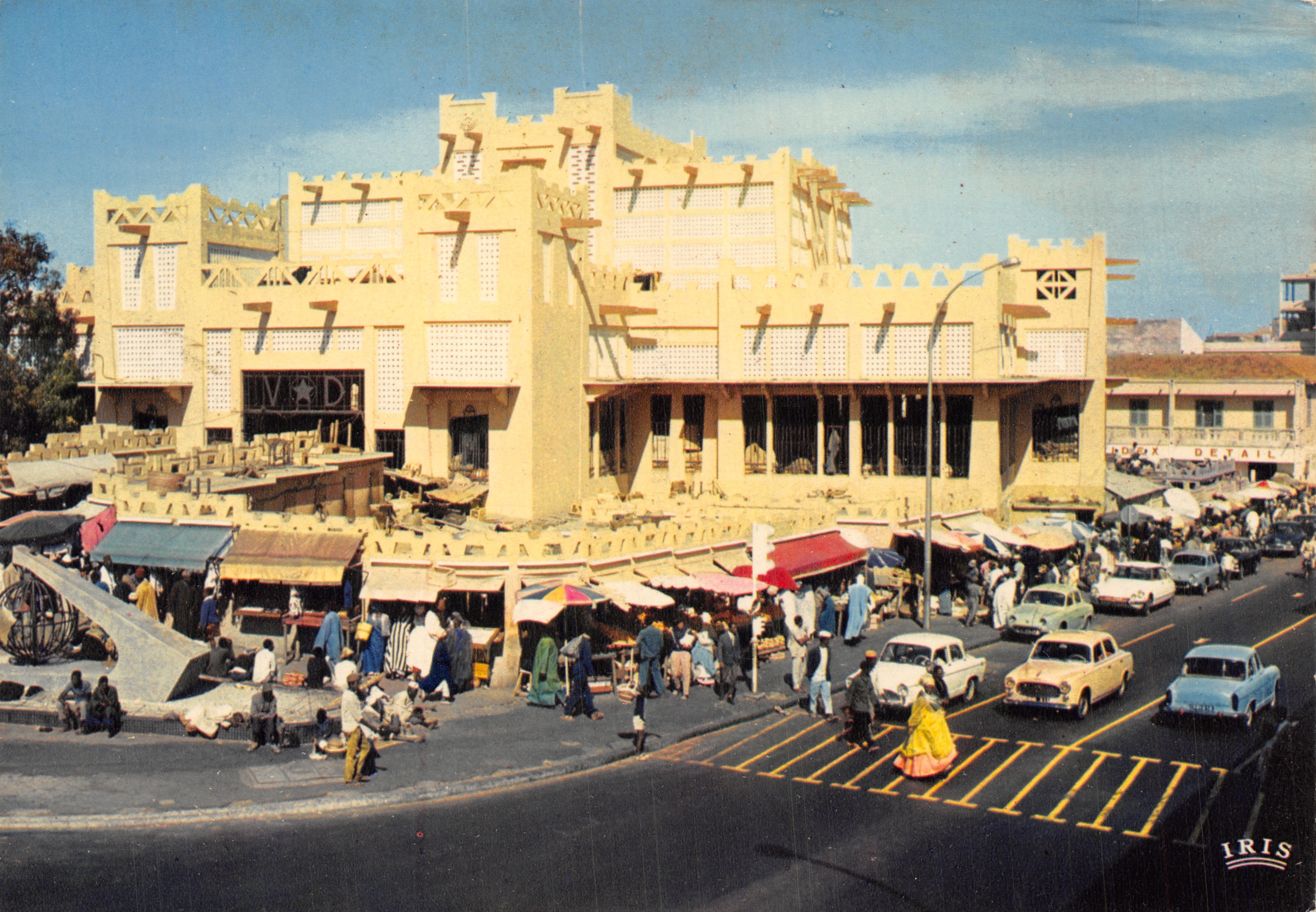 Marché Sandaga — marché animé devant un bâtiment colonial — éditeur MEXICHROME, n° 5068