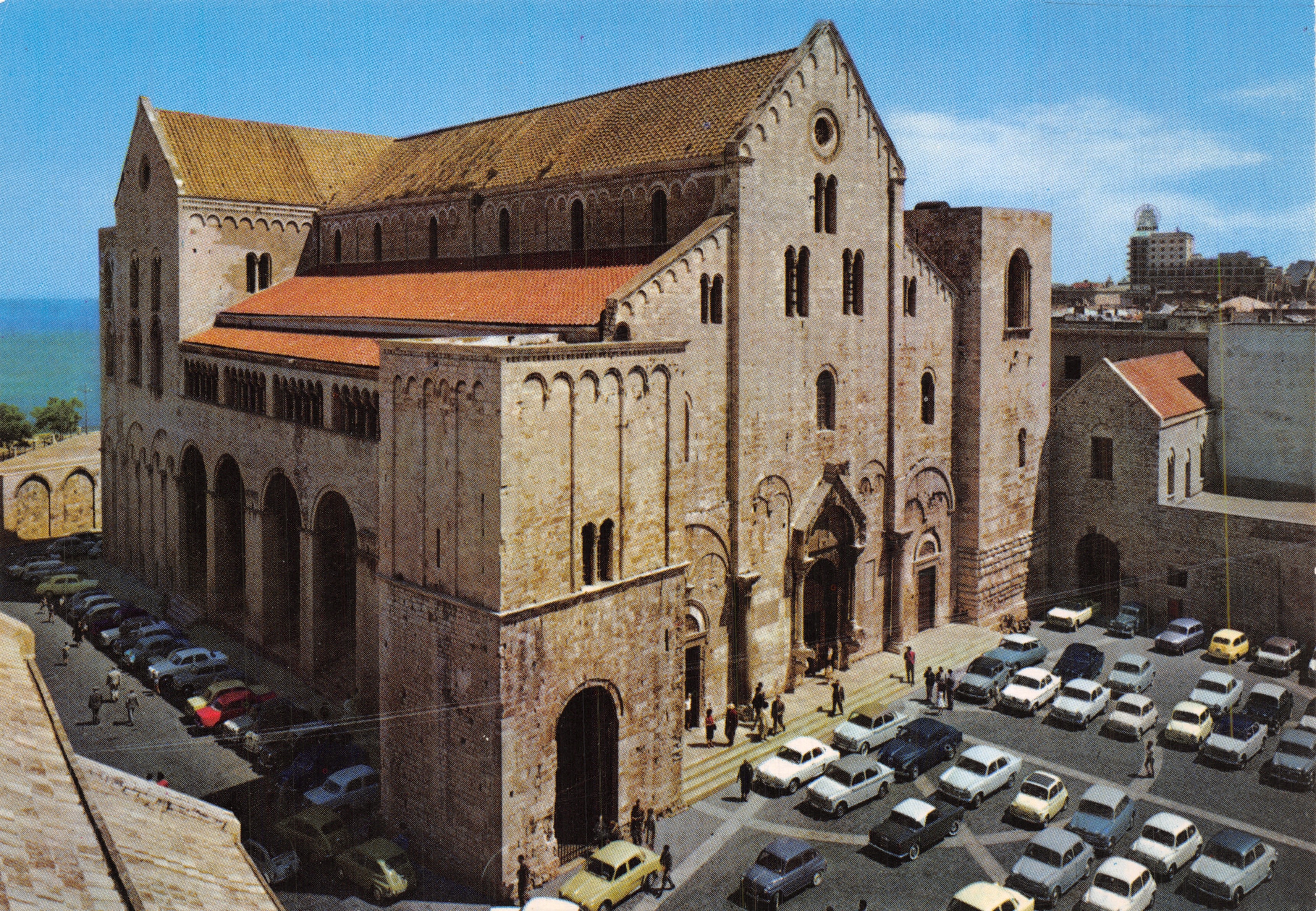 Basilique Saint-Nicolas — vue aérienne de la façade et du portail, éditeur Sony-bas, n° 300