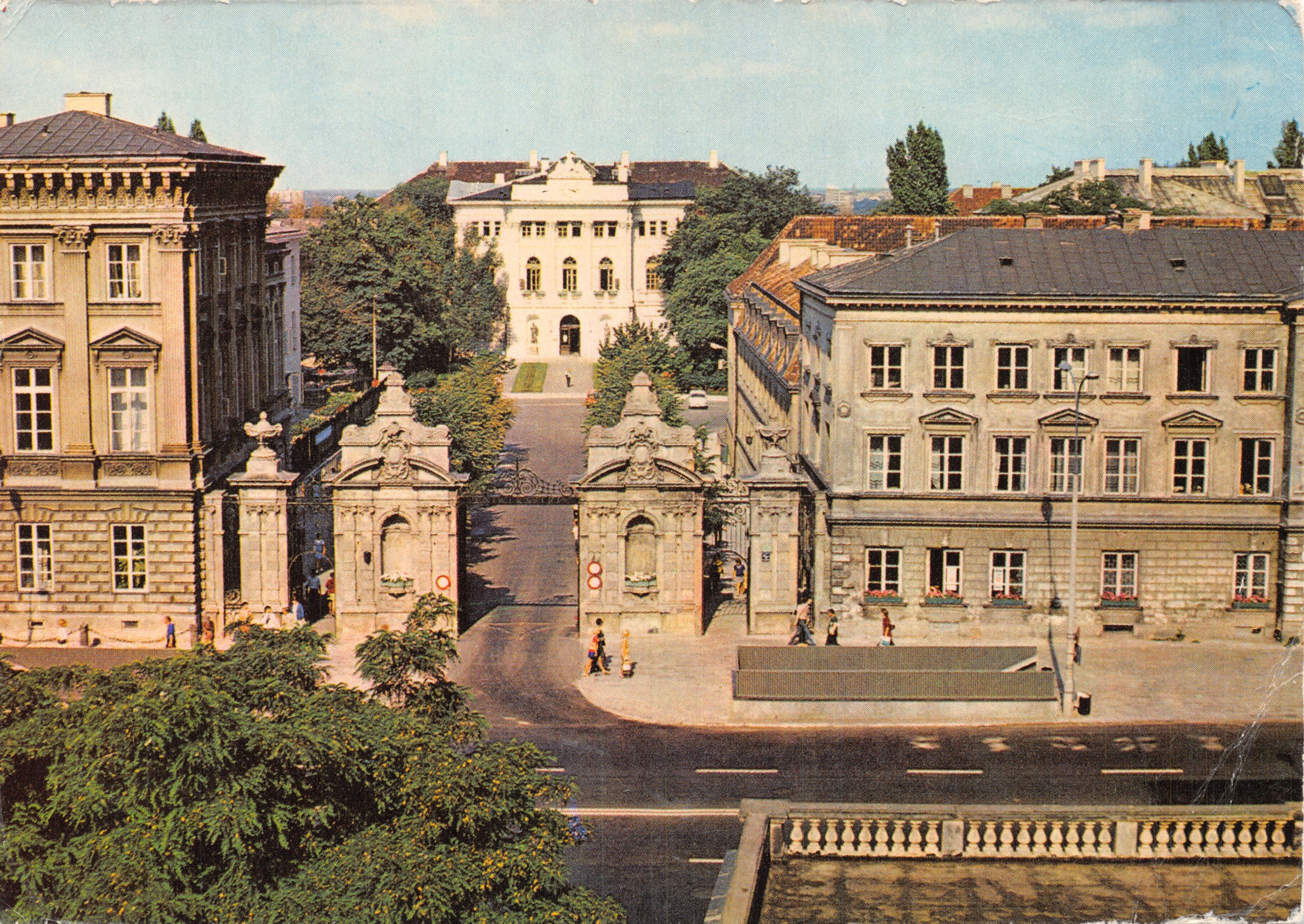 Portail de l'Université de Varsovie — vue depuis une terrasse — éditeur Agencja Wydawnicza Krajobowa