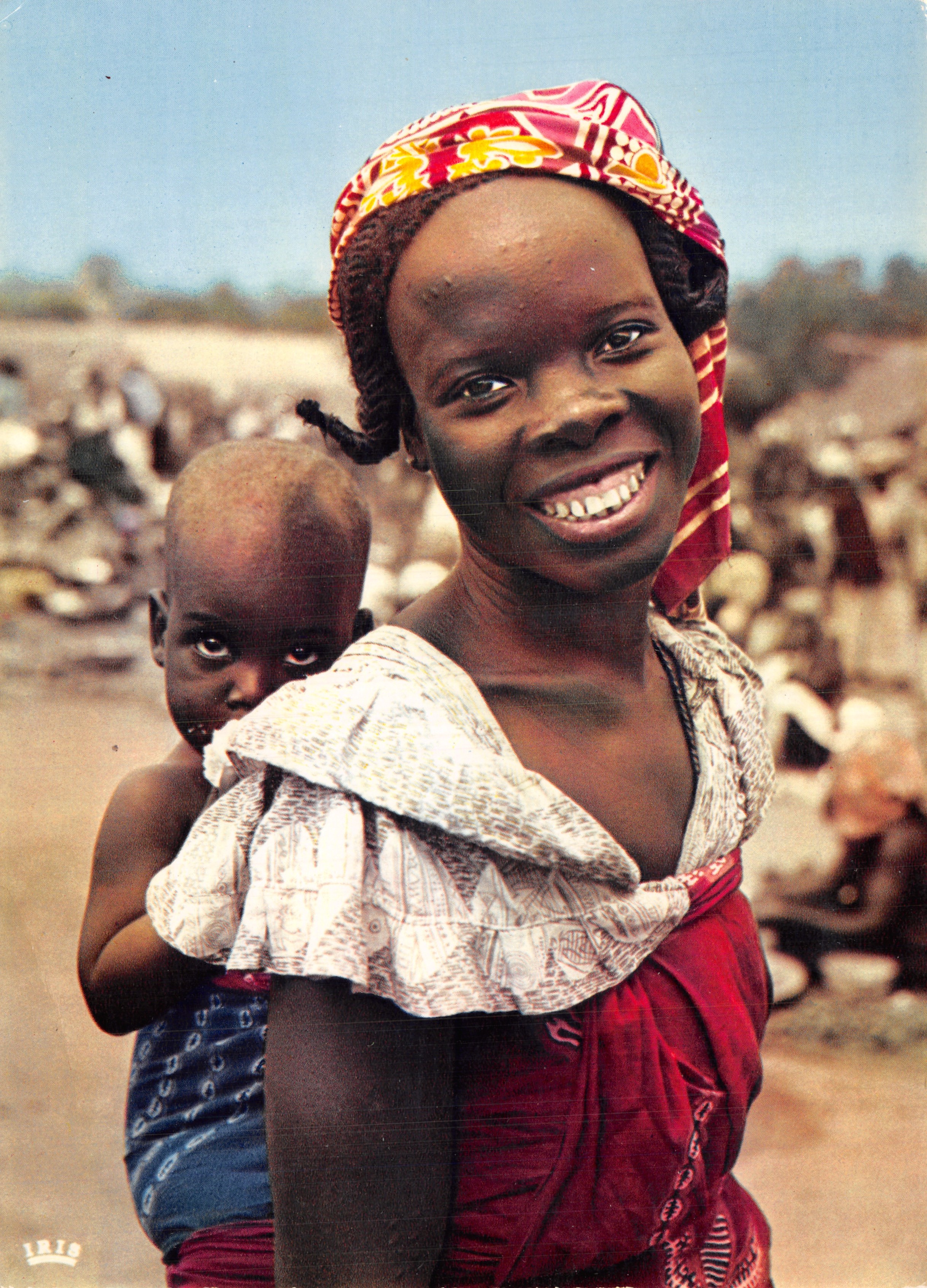 Jeune Maman — Afrique en couleurs — Éditions HOA-QUI