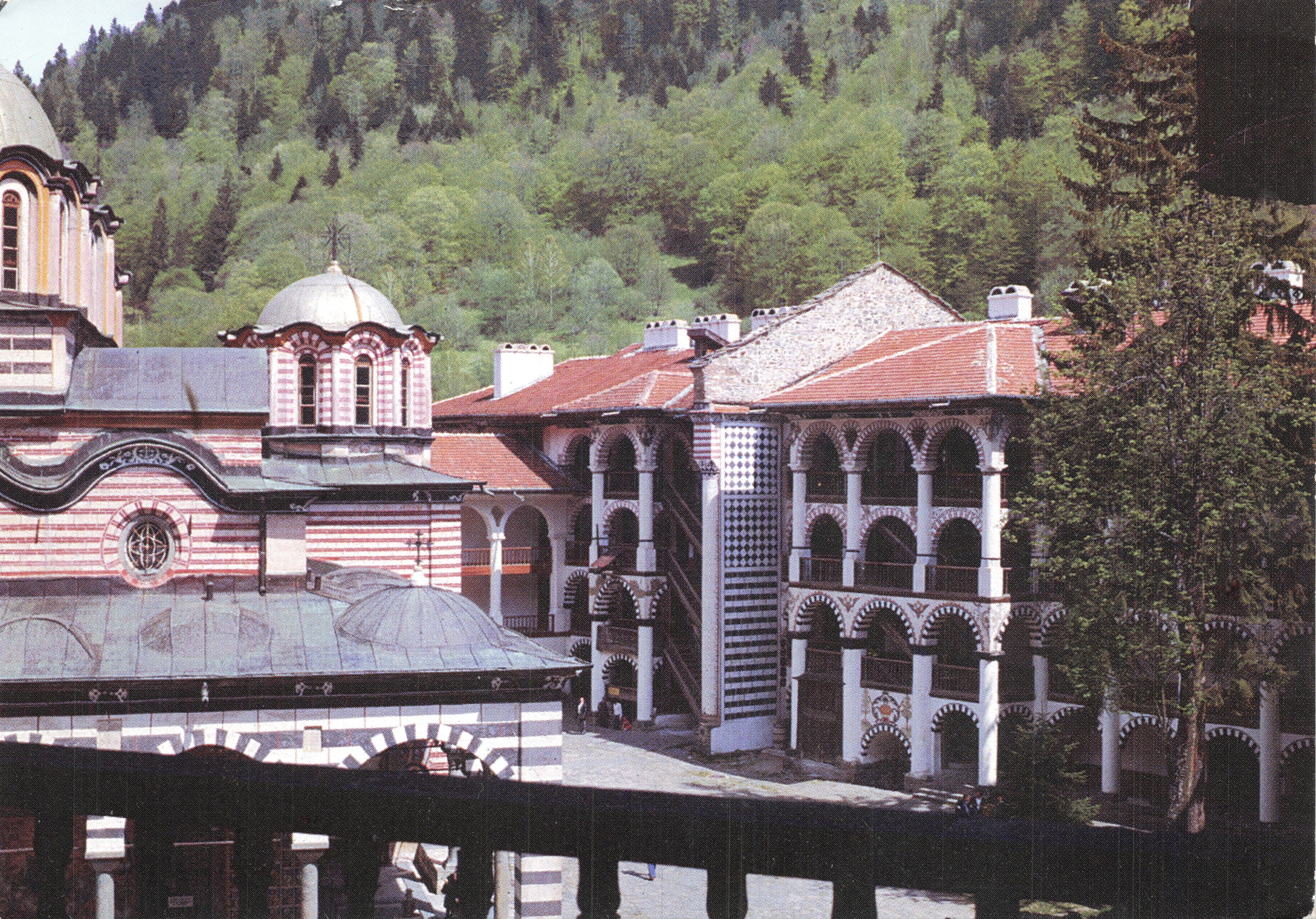 Monastère de Rila — vue sur le sud et le chœur central — éditeur non visible