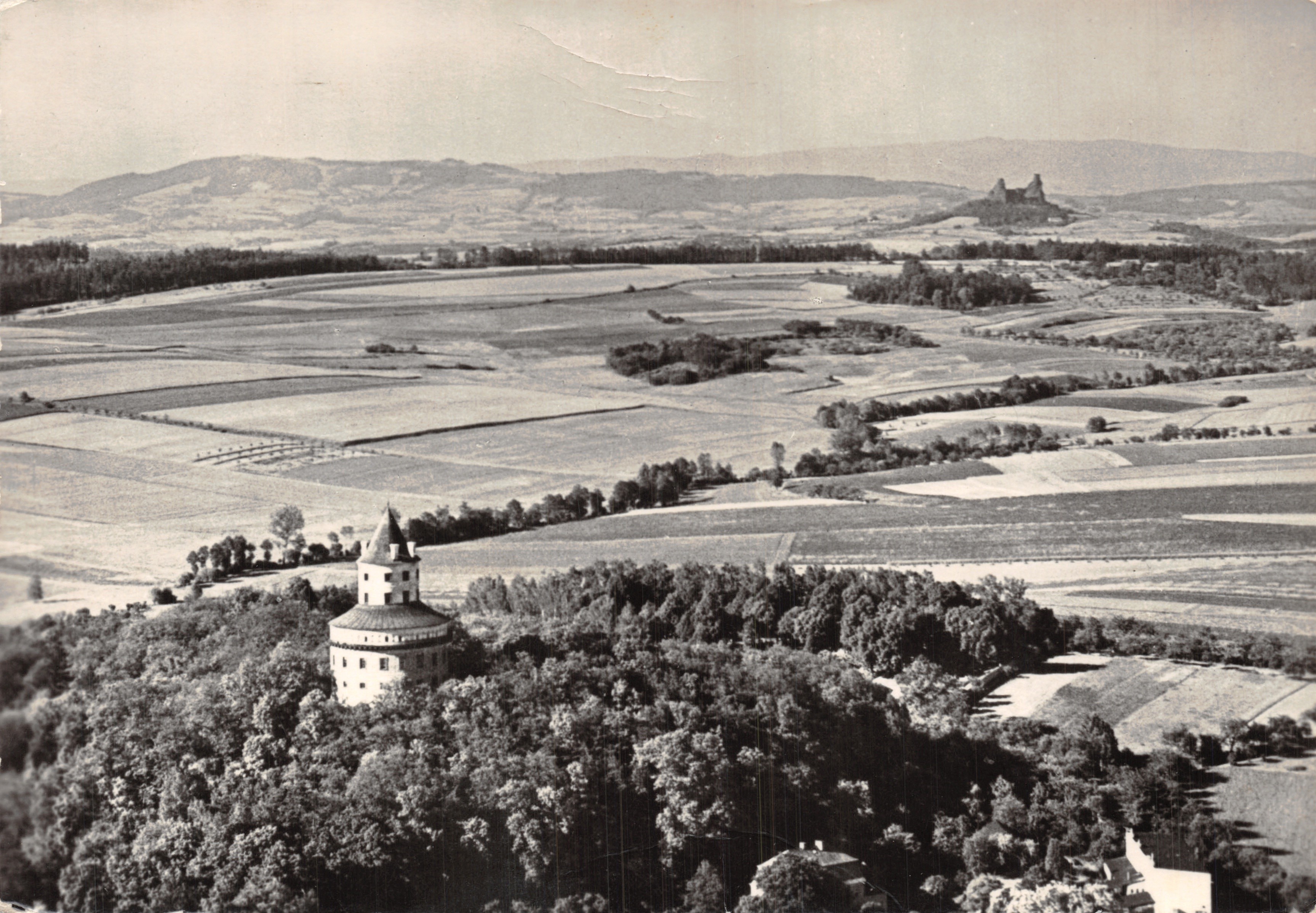 Château de Humprecht — vue aérienne — éditeur NAKLADATELSTVÍ ORBIS — PRAGUE