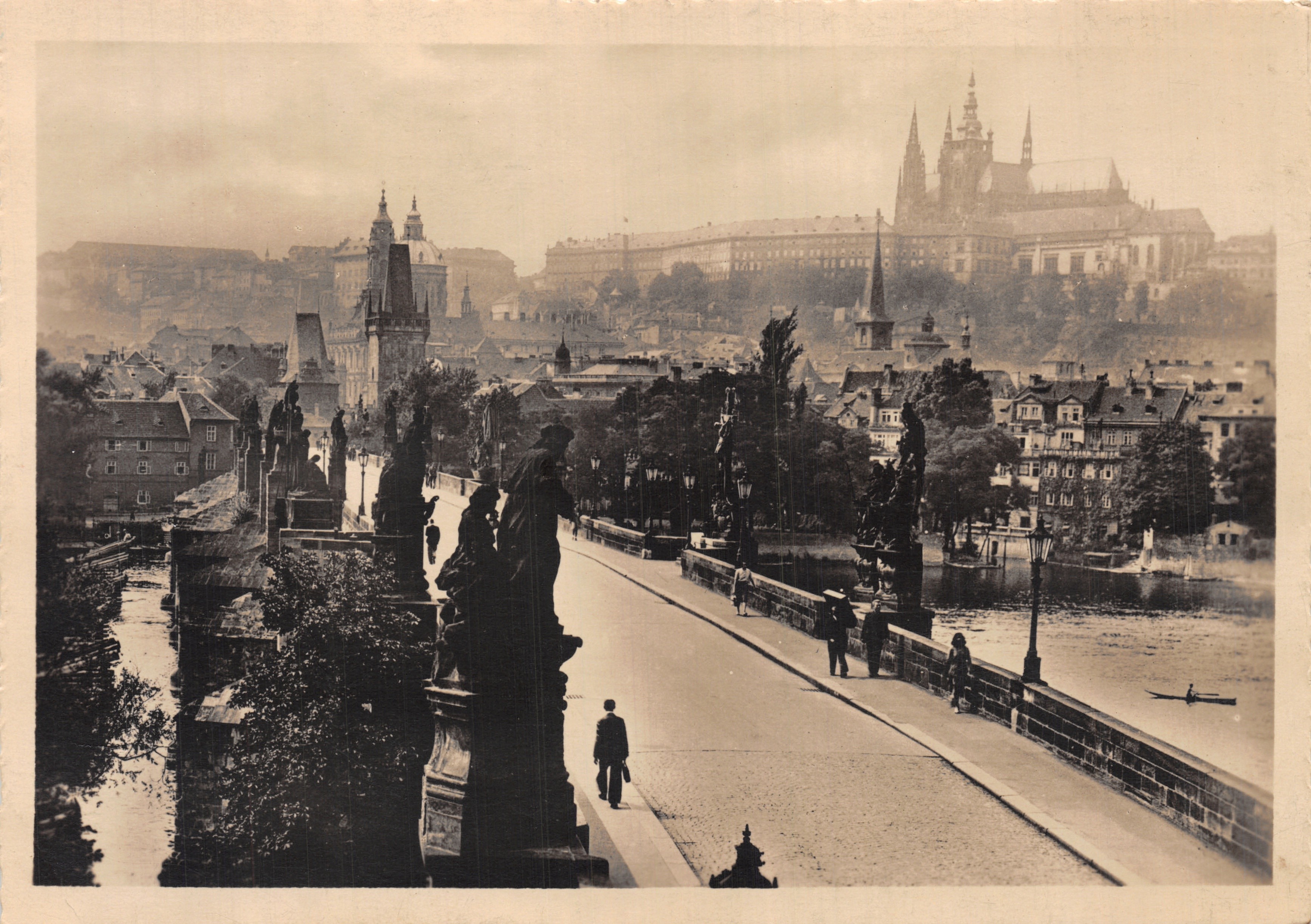Prague — Pont Charles et Hradčany — éditeur FOTO LAVIC PRAGUE 36