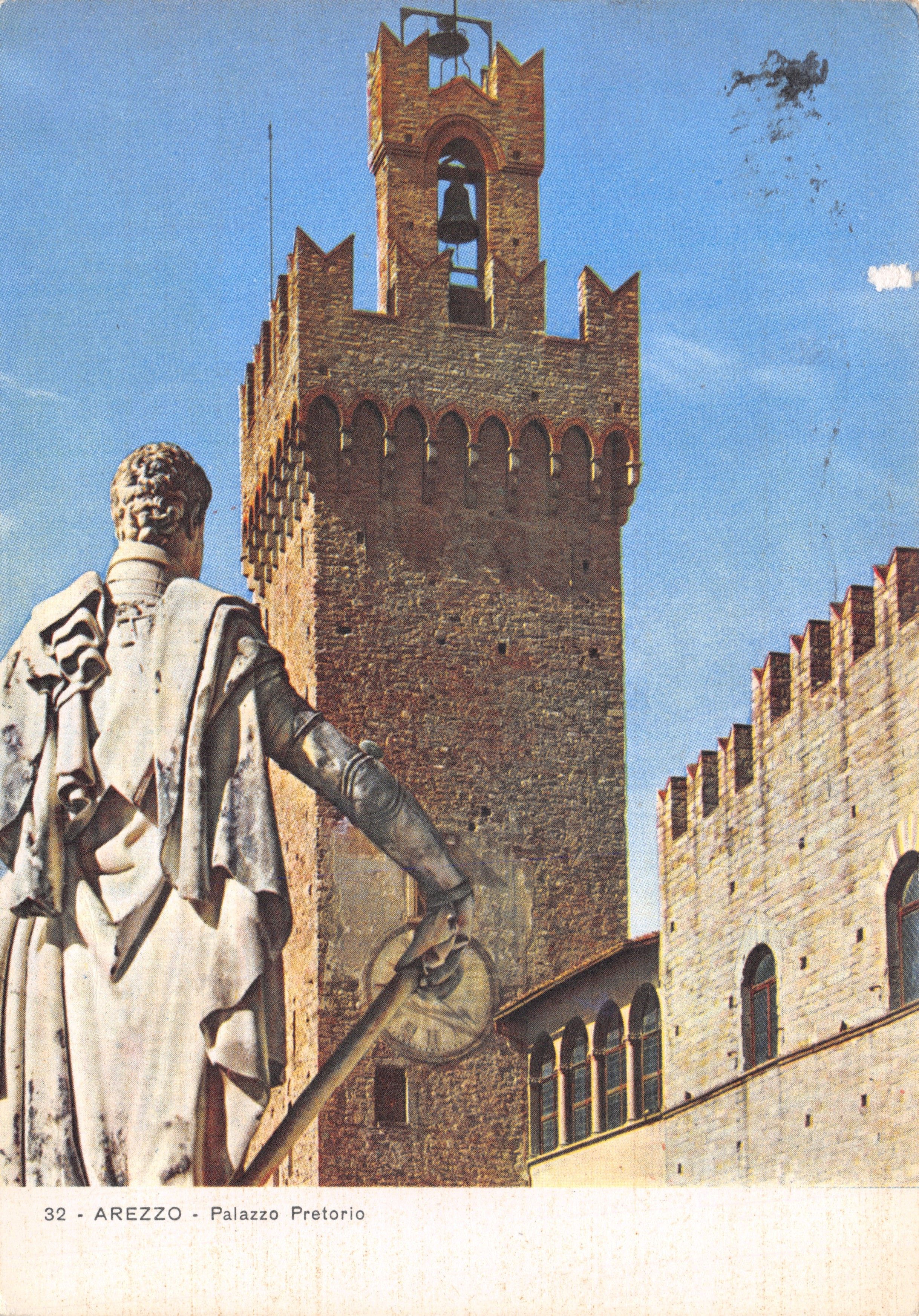 Arezzo - Palazzo Pretorio — tour en pierre avec cloche et statue en avant-plan — éditeur imprimeur 'Officine Grafiche Ricordi S.p.A. Milano'