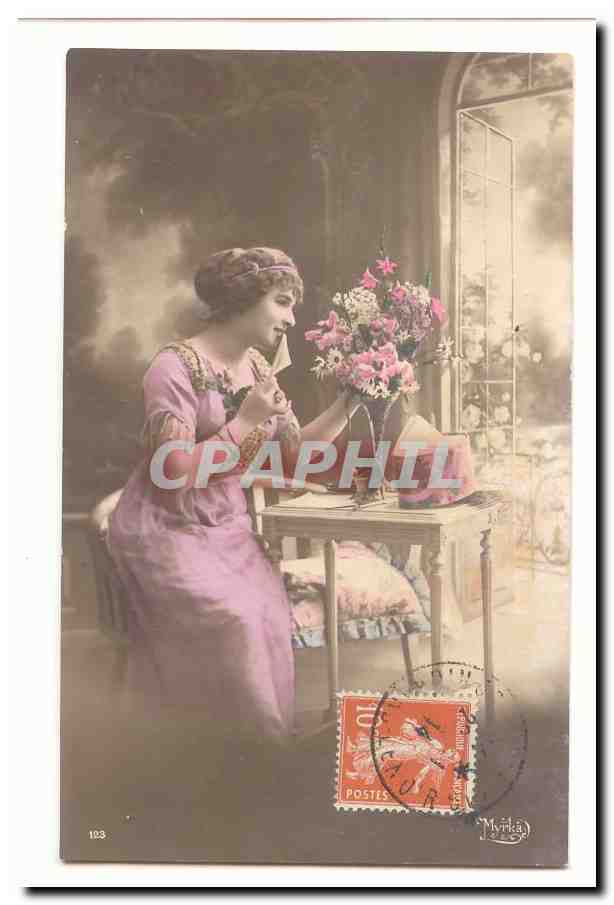 Fantaisie CPA Jeune femme et fleurs