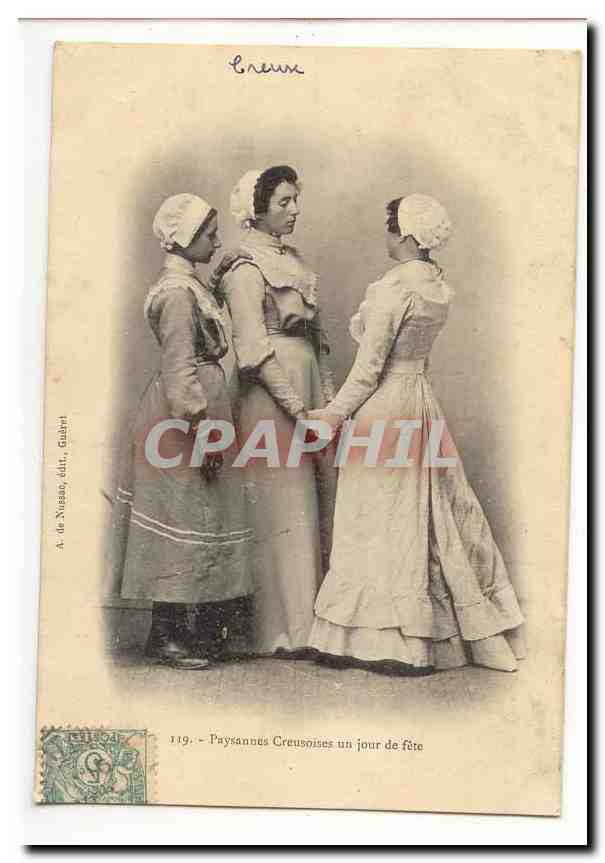 CPA Paysannes Creusoises un jour de fete (costumes Creuse)