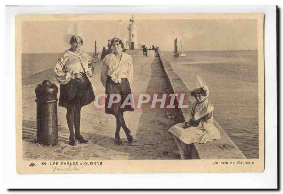 Les Sables d'Olonne CPA un brin de causette (femmes)