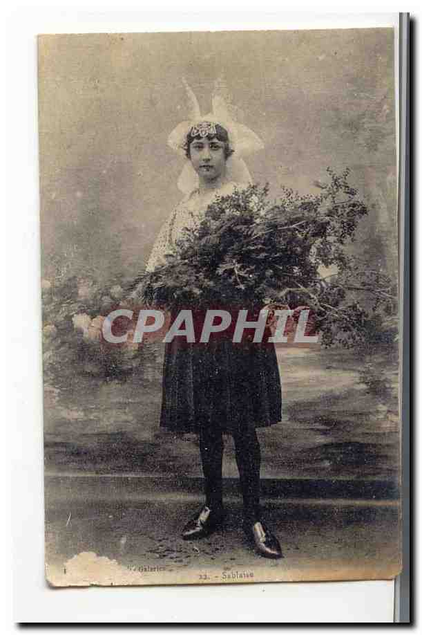 Femme en costume traditionnel — Sablaise — Galeries Sablaise, n° 23