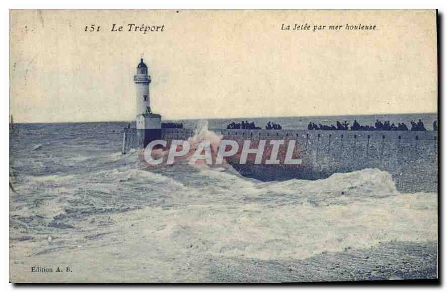 CPA Le Treport la Jetee par mer houleuse 