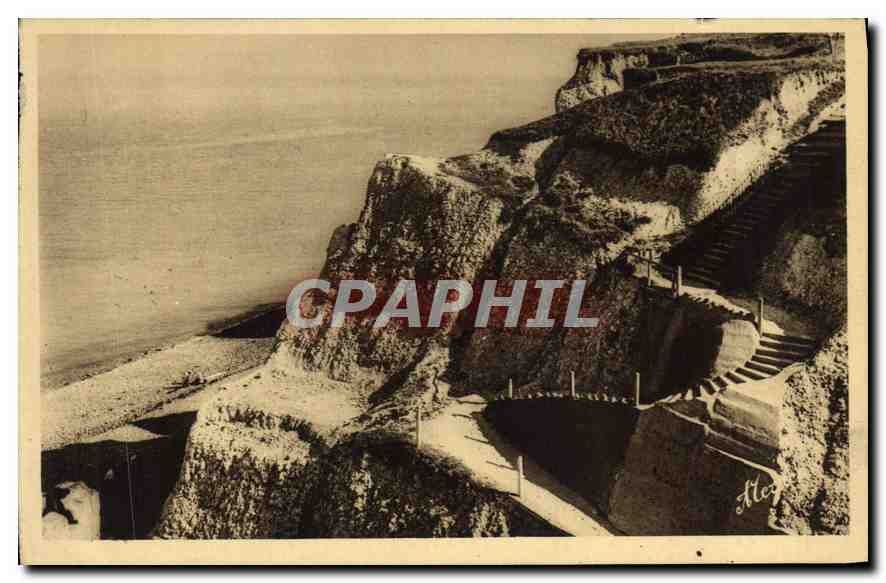 CPA Le Treport eu Mers et environs Mesnil Val la Falaise et l'escalier d'acces aux villas 