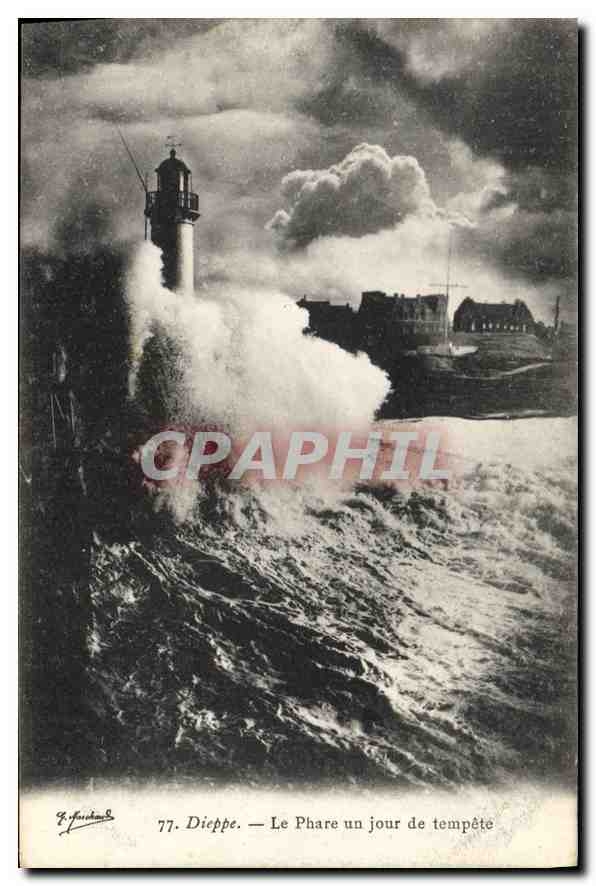 CPA Dieppe le Phare un jour de Tempete 