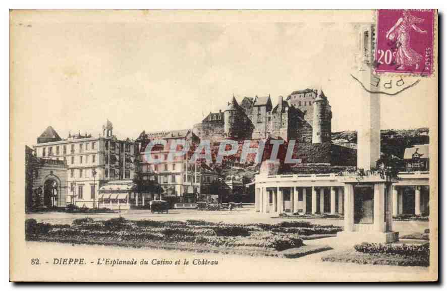 CPA Dieppe l'Esplanade du casino et le chateau 