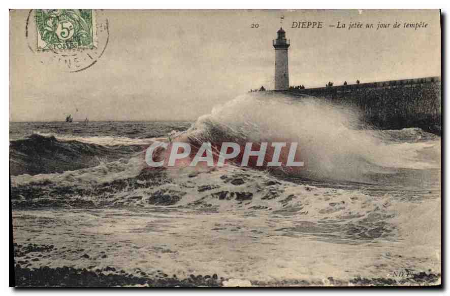 CPA Dieppe La Jetee un jour de tempete 