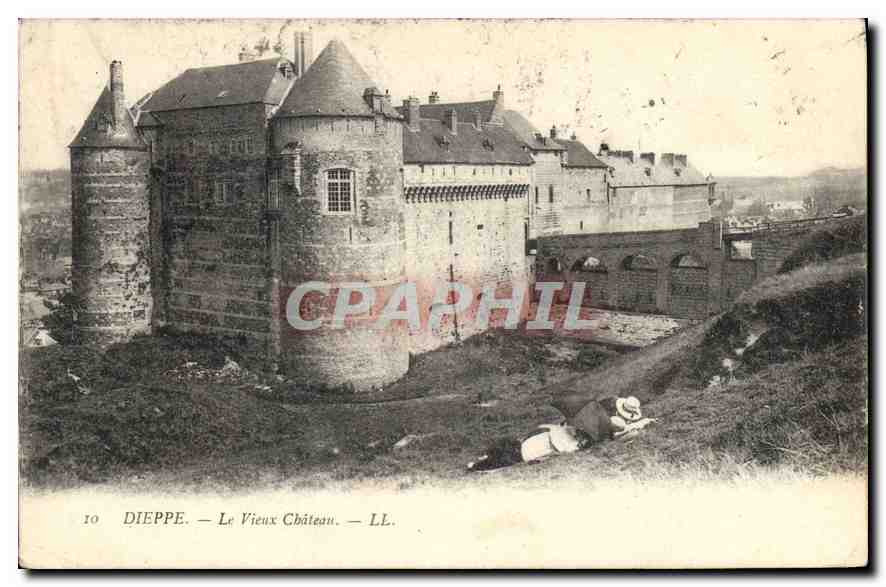 CPA Dieppe Le Vieux Chateau 