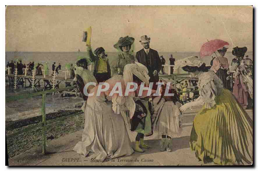 CPA Dieppe Scenes sur la Terrasse du casino Enfant Femmes