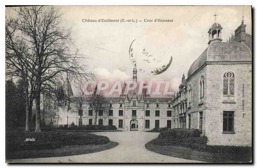 Château d'Esclimont (E.-et-L.) — Cour d'Honneur
