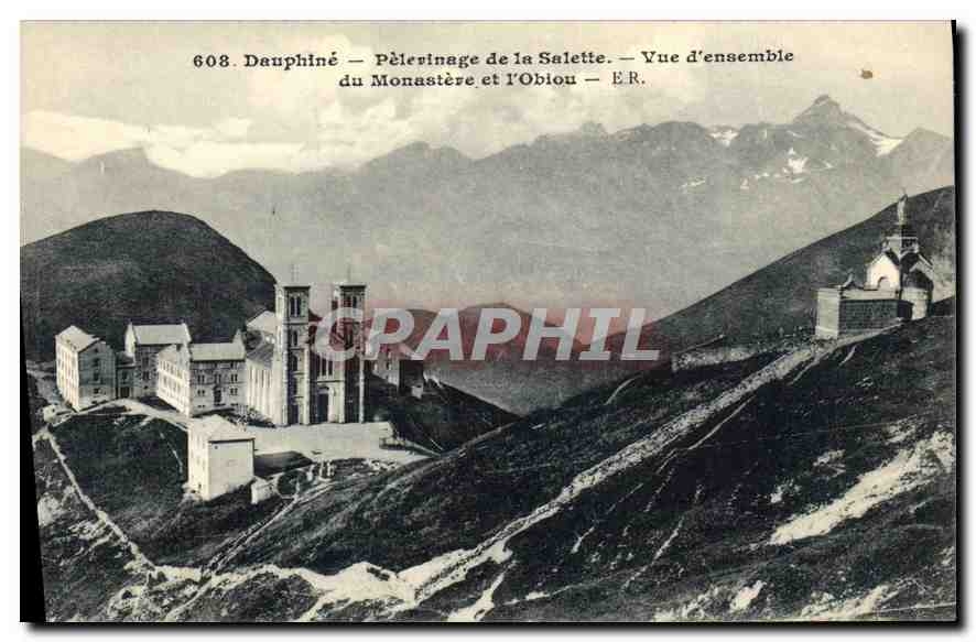 CPA Dauphine Pelerinage de la Salette vue d'ensemble du Monastere et l'Obiou 
