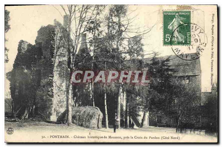 CPA Pontmain chateau Historique de Mousson pres la Croix du pardon Cote Nord 