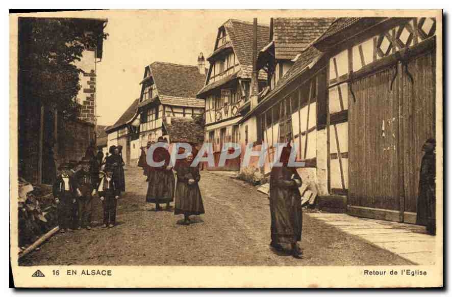 CPA En Alsace retour de l'eglise 