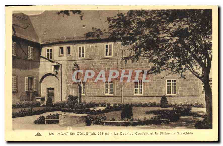 CPA Mont Ste Odile La Cour du Couvent et la Statue de Ste Odile 