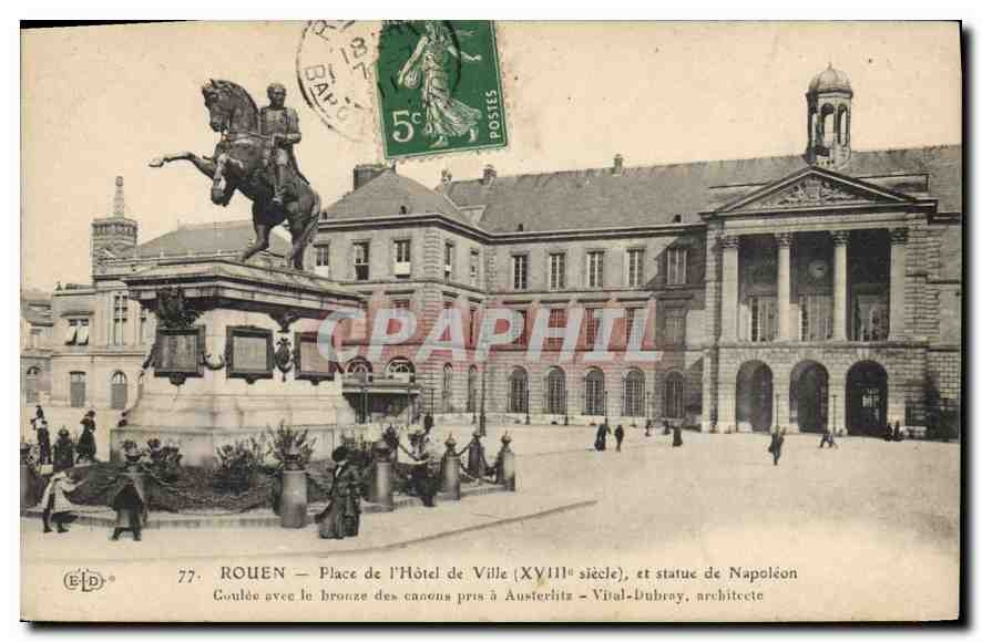 CPA Rouen Place de l'Hotel de Ville et statue de Napoleon 