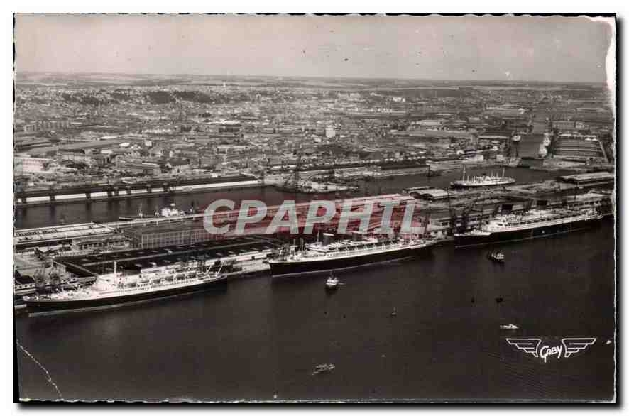 CPA La France vue du Ciel Le Havre Inf le Flordre l'America le libarte a quai et la Gare Maritime 