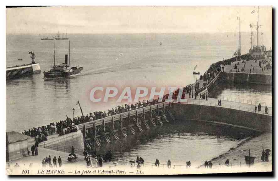 CPA Le Havre la Jetee et l'Avant Port Bateau