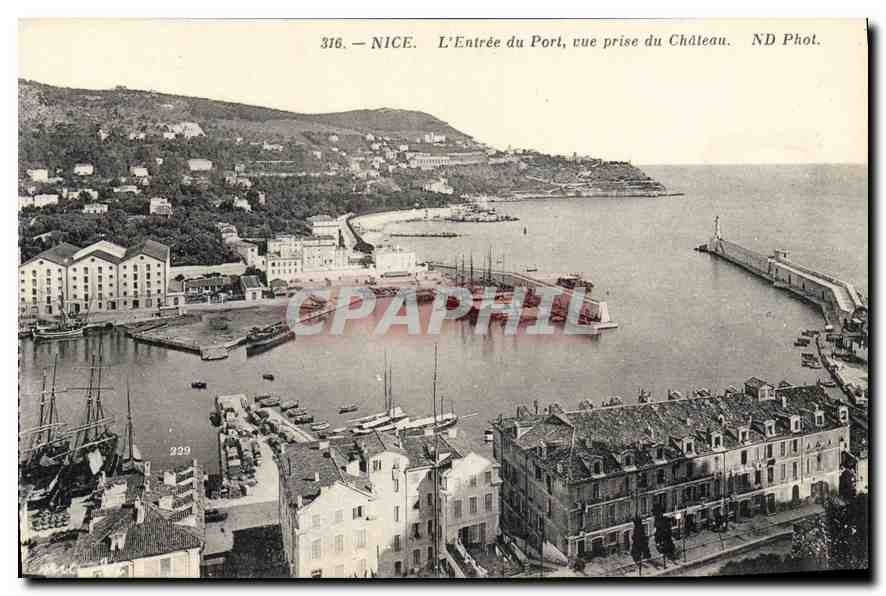 CPA Nice L'Entree du Port vue prise du Chateau 