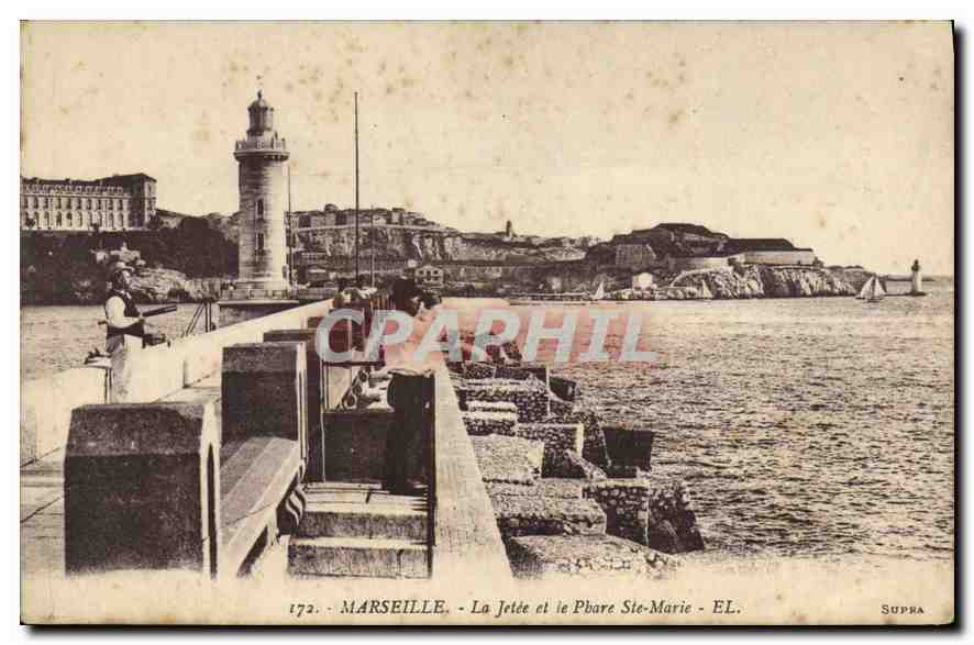CPA Marseille Le Jetee et le Phare Ste Marie 