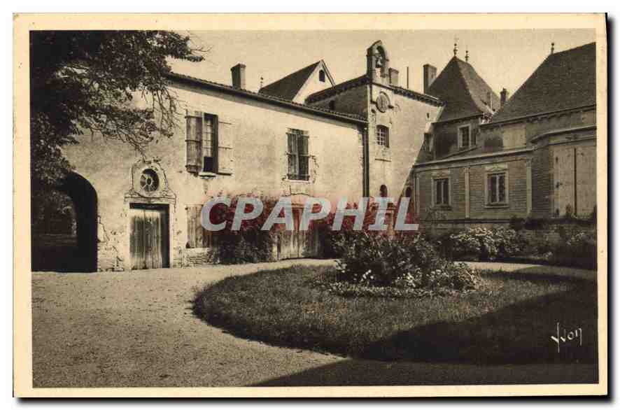 Cour d'honneur du château de Montceau — Prisse (Saône-et-Loire) — Yvon, n° 1097