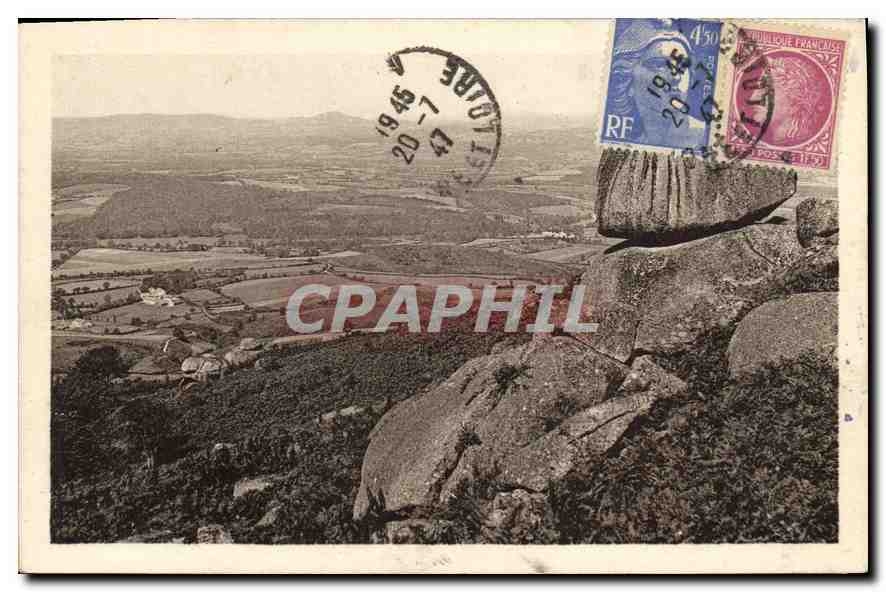 CPA En Morvan Uchon S et L La griffe du diable Dolmen et la grotte de la fee