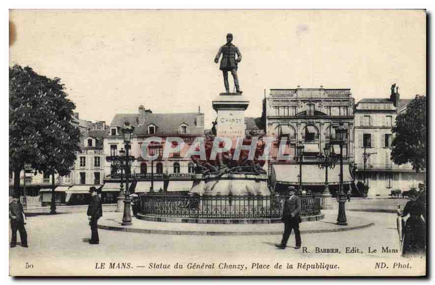 CPA Le Mans Statue du General Chanzy Place de la Republique 