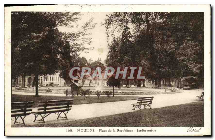 CPA Moulins Place de la Republique jardin public 