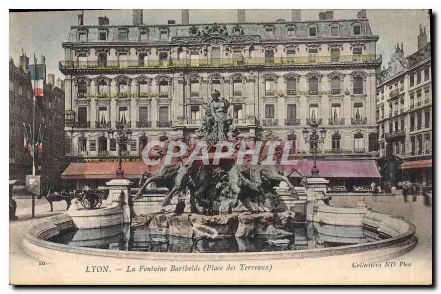 LYON. — La Fontaine Bartoldi (Place des Terreaux) — Collections ND Phot