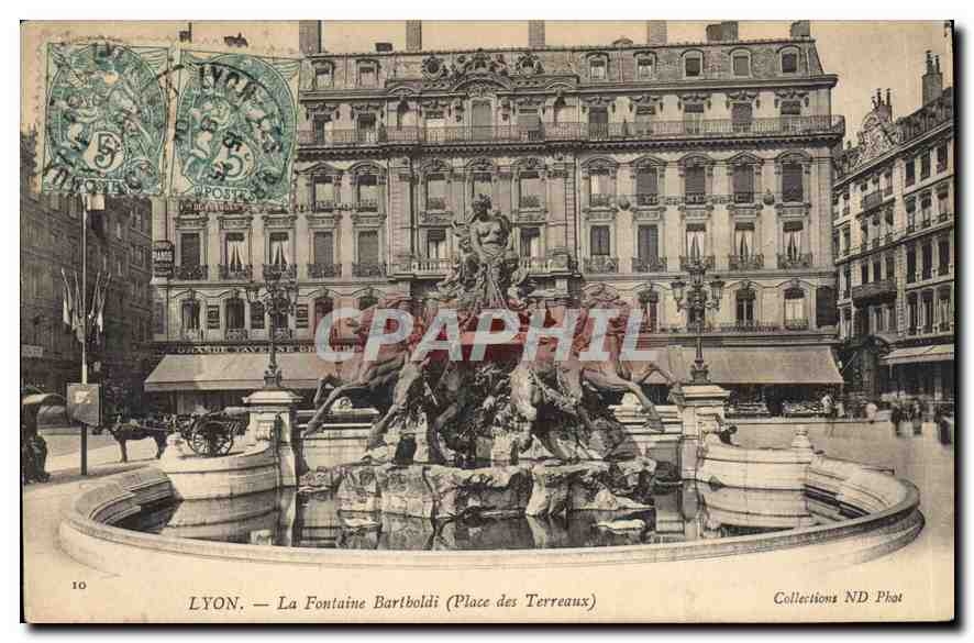 LYON — La Fontaine Bartoldi (Place des Terreaux) — Collections ND Phot