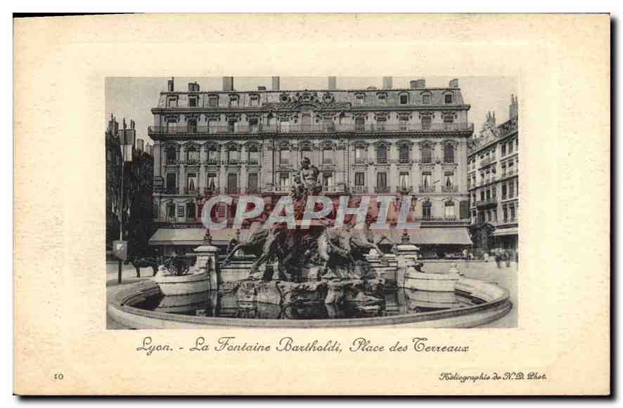 Lyon - La Fontaine Bartholdi, Place des Terreaux — Héliographie N.B. Phot.