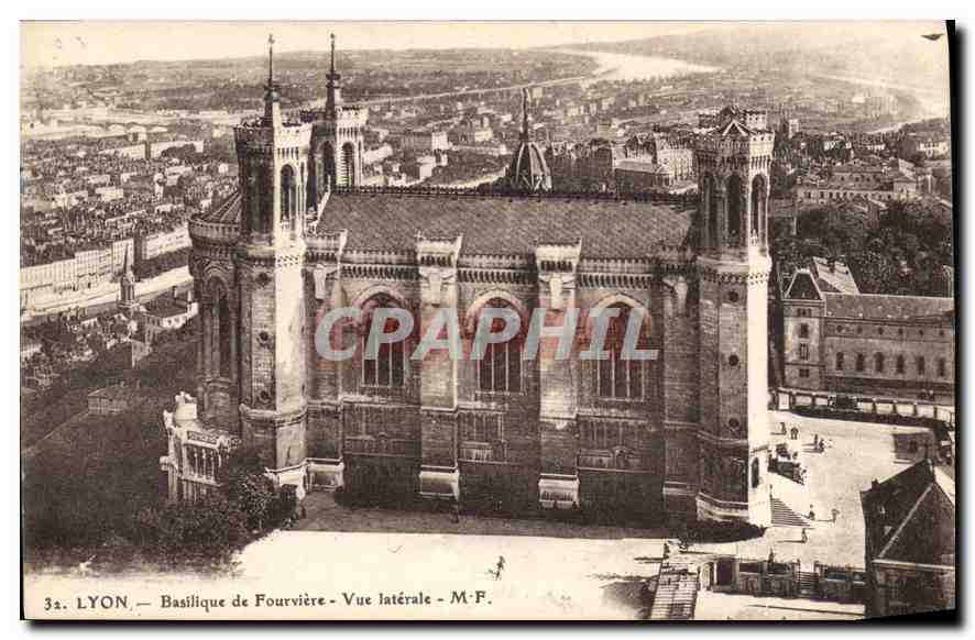 CPA Lyon Basilique de Fourviere Vue laterale 