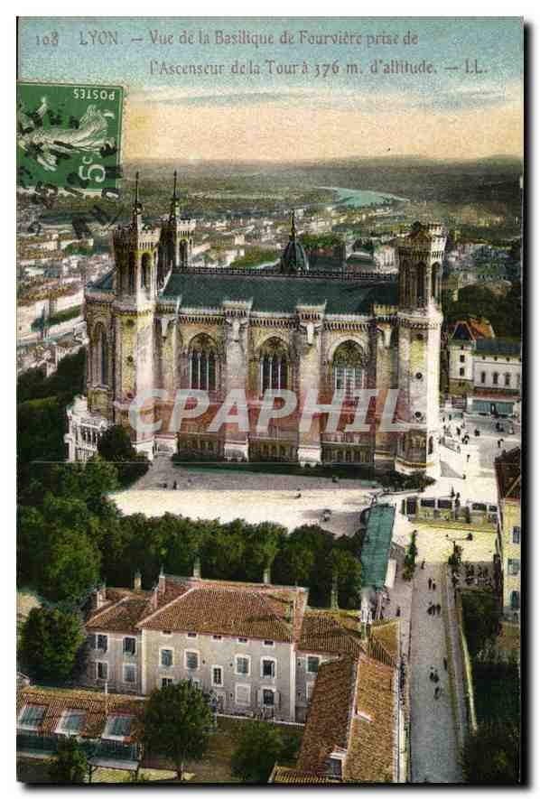 CPA Lyon Vue de la Basilique de Fourviere prise de l'Ascenseur de la Tour a 376 m d'altitude