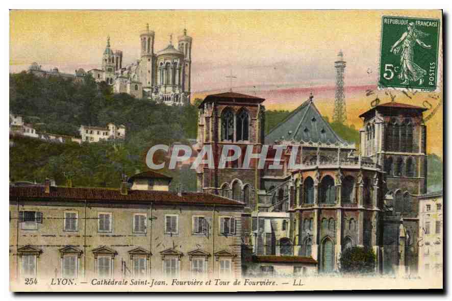 CPA Lyon Cathedrale Saint Jean Fourviere et Tour de Fourviere