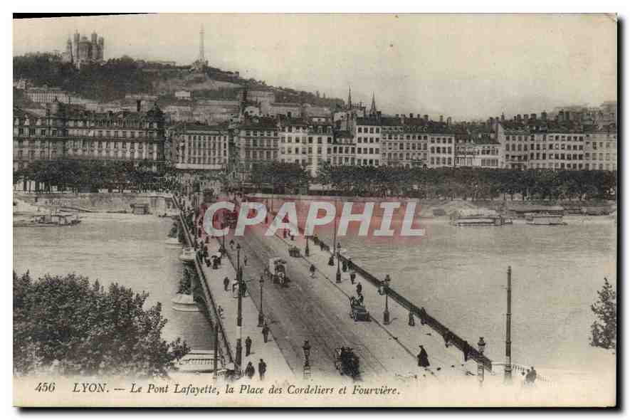 CPA Lyon Le Poont Lafayette La Place des Cordeliers et Fourviere